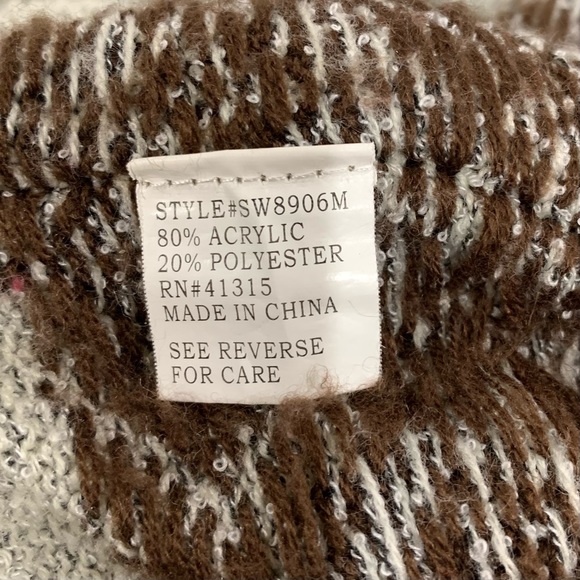 inSeparable Hooded Poncho - Picture 4 of 6